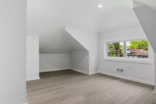 7948 S Colfax Ave, Chicago, IL 60649 - Photo 13