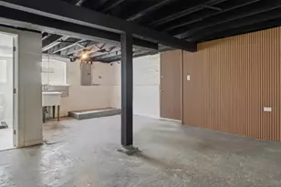 7948 S Colfax Ave, Chicago, IL 60649 - Photo 23