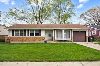 15 Wildwood Road, Elk Grove Village, IL 60007 - Photo 1