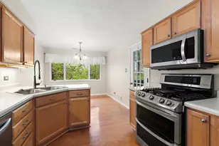 7812 W Golf Dr, Palos Heights, IL 60463 - Photo 9