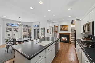 530 N East Ave, Oak Park, IL 60302 - Photo 13