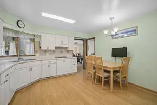 484 Springhill Dr, Roselle, IL 60172 - Photo 13