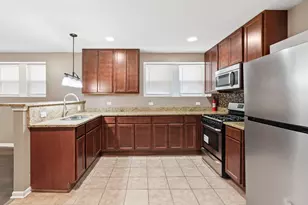 323 Memorial Dr, Calumet City, IL 60409 - Photo 7