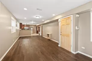 323 Memorial Dr, Calumet City, IL 60409 - Photo 3