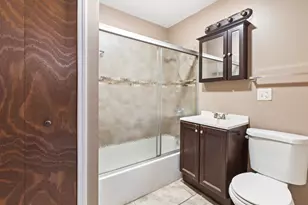 323 Memorial Dr, Calumet City, IL 60409 - Photo 9