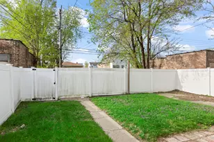323 Memorial Dr, Calumet City, IL 60409 - Photo 11