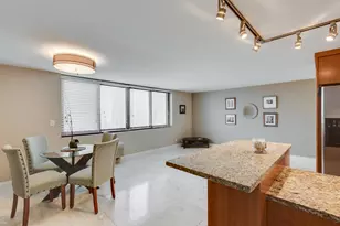 1221 N Dearborn Pkwy, Chicago, IL 60610 - Photo 7
