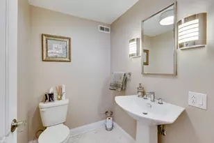 1221 N Dearborn Pkwy, Chicago, IL 60610 - Photo 11