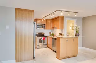 1221 N Dearborn Pkwy, Chicago, IL 60610 - Photo 5
