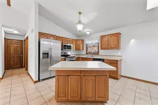 5214 Parkview Dr, McCullom Lake, IL 60050 - Photo 9