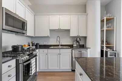 720 N Larrabee Street #1710, Chicago, IL 60610 - Photo 5
