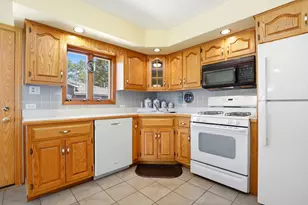 16813 Oconto Ave, Tinley Park, IL 60477 - Photo 5