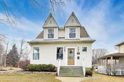 520 S Wheaton Avenue, Wheaton, IL 60187 - Photo 1