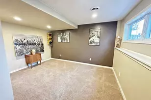 823 Columbia Cir, North Aurora, IL 60542 - Photo 35