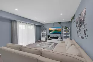 945 E Kenilworth Ave, Palatine, IL 60074 - Photo 5