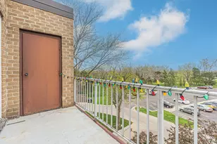 945 E Kenilworth Ave, Palatine, IL 60074 - Photo 17