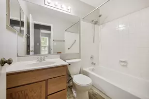 2666 Prairieview Ln, Aurora, IL 60502 - Photo 15