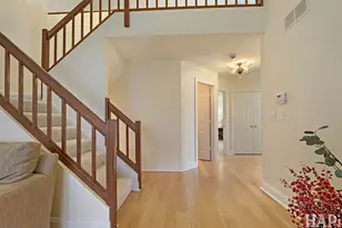 897 Longmeadow Ct, Lake Barrington, IL 60010 - Photo 5
