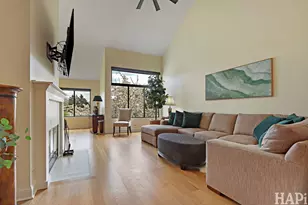 897 Longmeadow Ct, Lake Barrington, IL 60010 - Photo 7