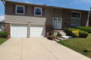 3535 Treaty Ln, Hoffman Estates, IL 60192 - Photo 1