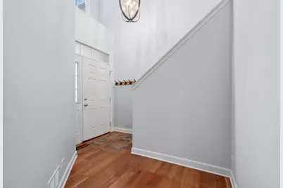 9012 Buckingham Park Drive, Des Plaines, IL 60016 - Photo 11
