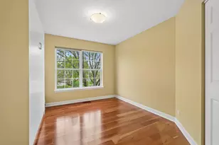 9012 Buckingham Park Dr, Des Plaines, IL 60016 - Photo 17