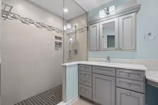 9012 Buckingham Park Dr, Des Plaines, IL 60016 - Photo 15