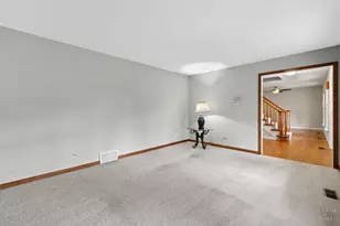 544 S Prairie St, Cary, IL 60013 - Photo 9