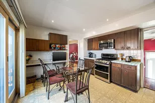 251 Hawthorne Dr, Bloomingdale, IL 60108 - Photo 7