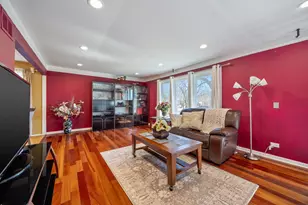 251 Hawthorne Dr, Bloomingdale, IL 60108 - Photo 3