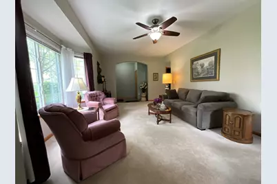 832 Coronado Court #832, Elgin, IL 60123 - Photo 5