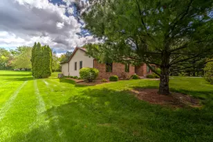 0S885 Spring Green Way, Batavia, IL 60510 - Photo 41