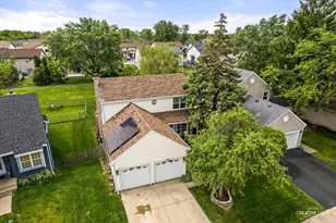 1837 Grosse Pointe Cir, Hanover Park, IL 60133 - Photo 3
