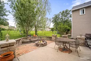 1837 Grosse Pointe Cir, Hanover Park, IL 60133 - Photo 21