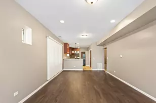 323 Memorial Dr, Calumet City, IL 60409 - Photo 13