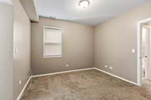 323 Memorial Dr, Calumet City, IL 60409 - Photo 9