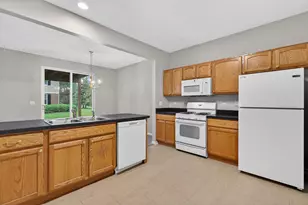 642 Legend Ln, McHenry, IL 60050 - Photo 9