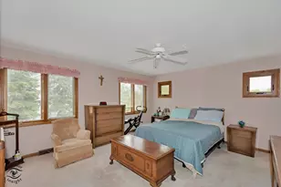 233 Goldenwood Ct, Aurora, IL 60502 - Photo 17
