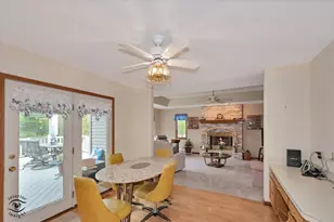 233 Goldenwood Ct, Aurora, IL 60502 - Photo 15