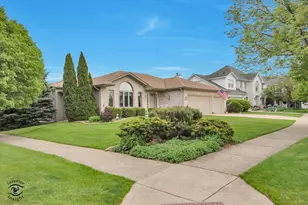 233 Goldenwood Ct, Aurora, IL 60502 - Photo 3