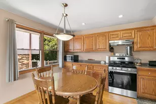 7024 Brementowne Rd, Tinley Park, IL 60477 - Photo 3