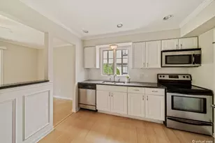 228 Brookside Ln, Willowbrook, IL 60527 - Photo 9