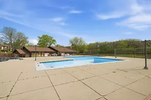 11 Saint Thomas Colony, Fox Lake, IL 60020 - Photo 3