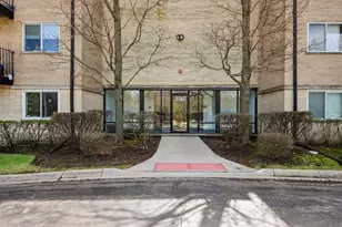 2515 E Olive St, Arlington Heights, IL 60004 - Photo 3