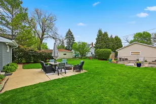 639 N Kaspar Ave, Arlington Heights, IL 60004 - Photo 3