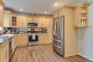 918 Bedford Ln, Libertyville, IL 60048 - Photo 7