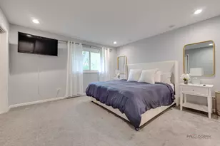 918 Bedford Ln, Libertyville, IL 60048 - Photo 15