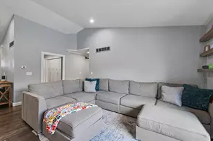 808 Cedar Ridge Ct, Mahomet, IL 61853 - Photo 7