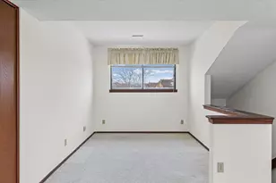 2144 Harbor Town Cir, Champaign, IL 61821 - Photo 7