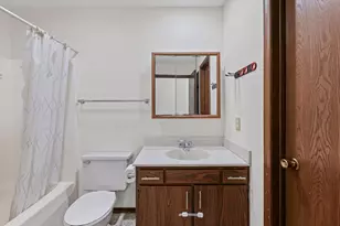 2144 Harbor Town Cir, Champaign, IL 61821 - Photo 19